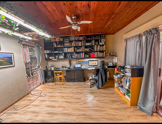 4 BEDROOM HOUSE FOR SALE IN DAWNCLIFFE